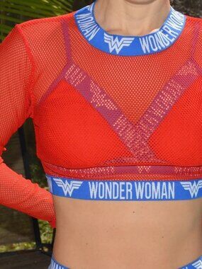 DC Comics Wonder Woman mesh transparent long sleeve rash guard Size M